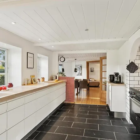3 Bedroom Cozy In Logstrup * Knud (Logstrup)