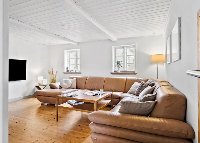 3 Bedroom Cozy In Logstrup * Knud (Logstrup)