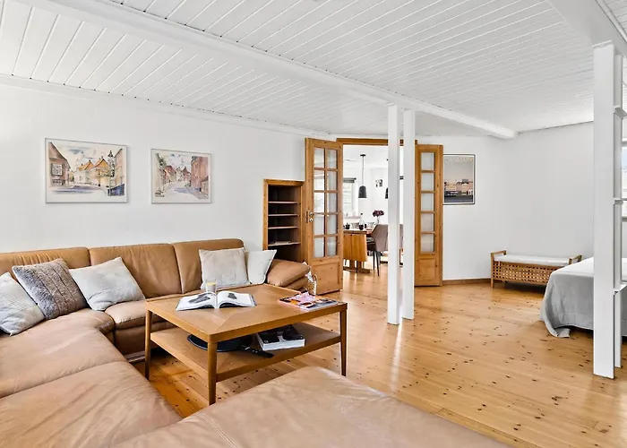 3 Bedroom Cozy In Logstrup Casa vacanze Knud (Logstrup)