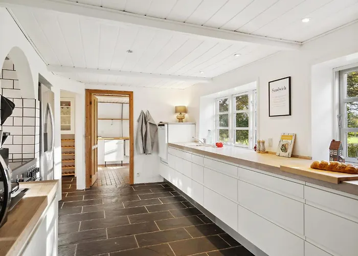 3 Bedroom Cozy In Logstrup Semesterbostad